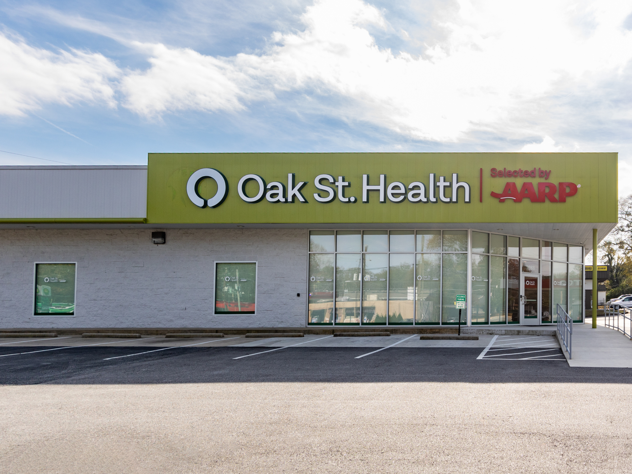 Oak Street Health West End Primary Care Clinic & Doctor's Office ...